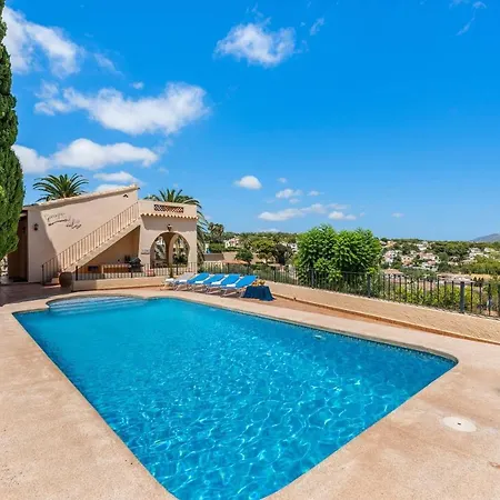 Rodrigo - Plusholidays Villa